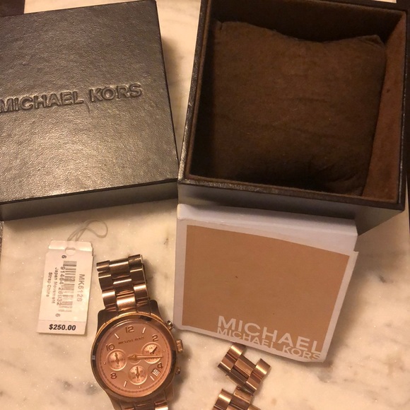 Michael Kors Watch - Picture 5 of 5